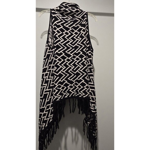 Rafaella Studio Black White Geometric Fringe Sleeveless Cardigan Vest Small NWT - Picture 2 of 4